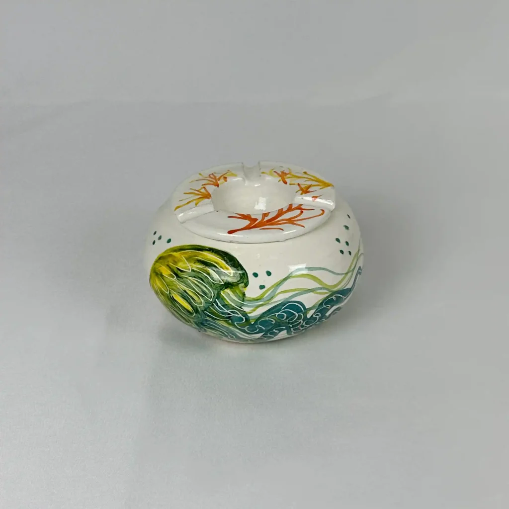Cenicero de Agua de la serie Medusa, pintada a mano