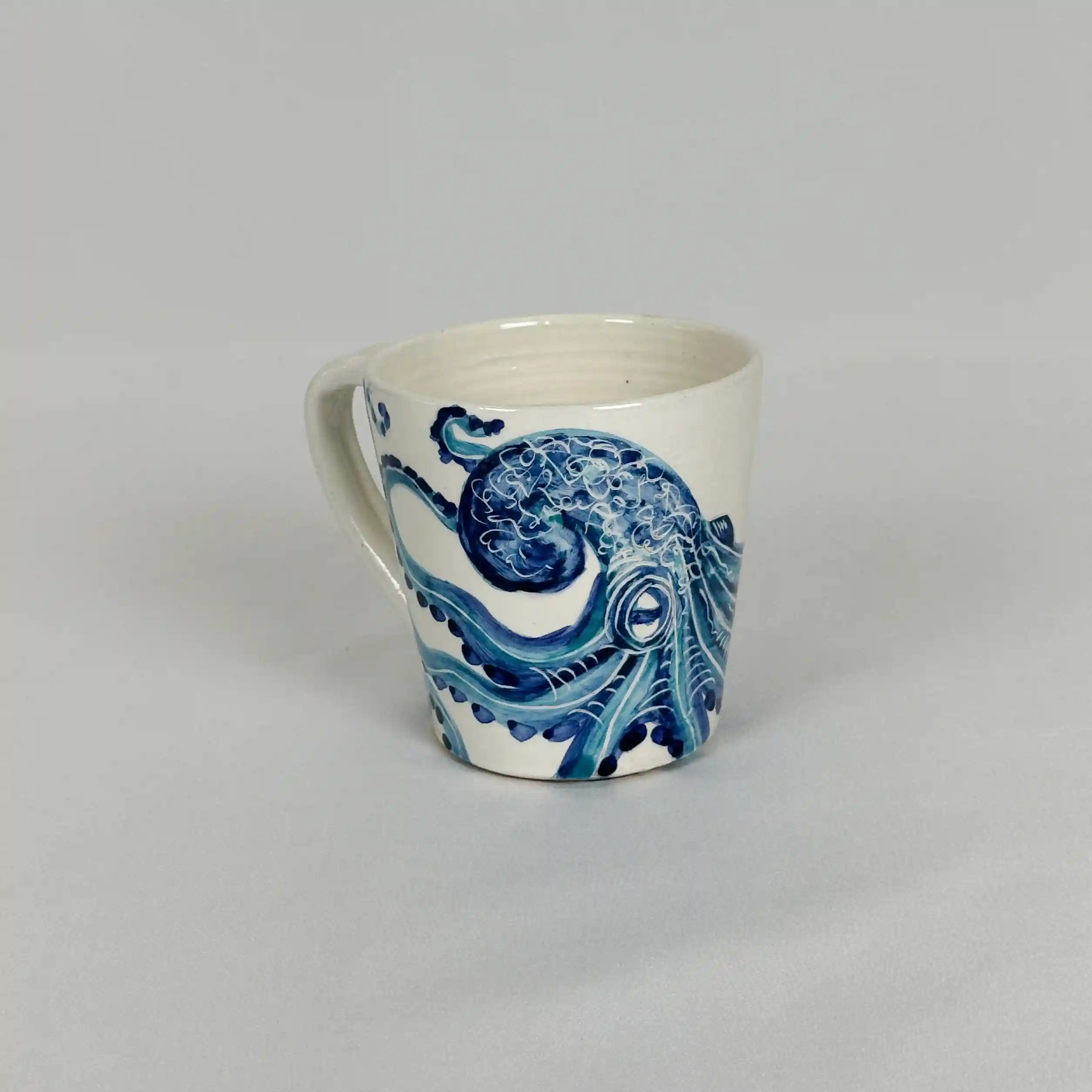 Jarra Desayuno de la serie Medusa, pintada a mano