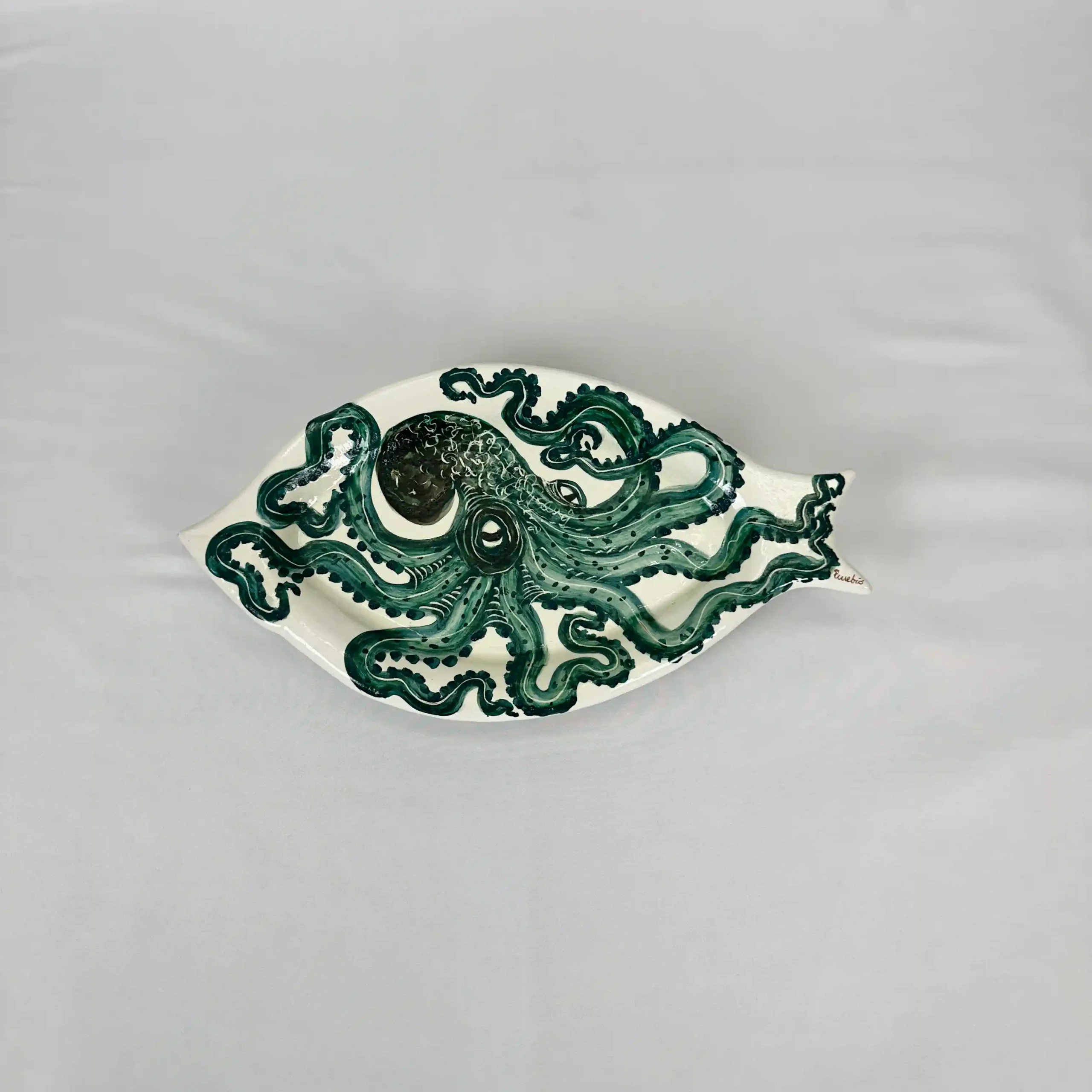 Plato Pez de la serie Pulpo, pintada a mano